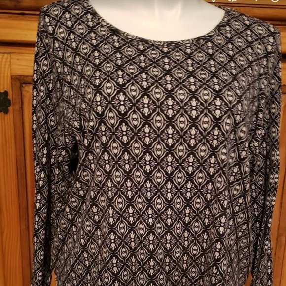 St. John's Bay Tops - St Johns Bay 3X Women's Long Sleeve Print t-shirt EUC